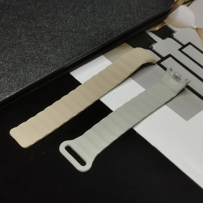 Magnetic Loop Wristband for Mi Band 8 - Silicone Sports Strap, NFC Compatible with Xiaomi Mi Band 8, Metal Interface Bracelet, Band Color: Compatible with Mi Band 8, Band Width: Parallel Import