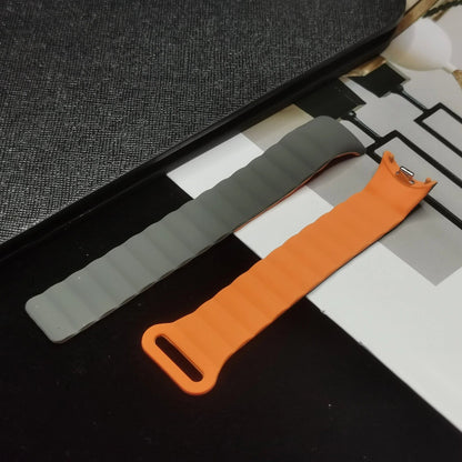 Magnetic Loop Wristband for Mi Band 8 - Silicone Sports Strap, NFC Compatible with Xiaomi Mi Band 8, Metal Interface Bracelet, Band Color: Compatible with Mi Band 8, Band Width: Parallel Import