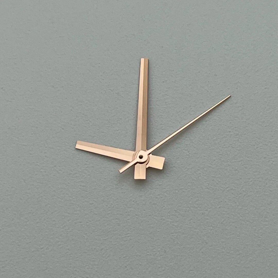 LOG Modification Watch Parts, Solid Hands, Gold &amp; Silver Second Hand, Compatible with Seiko Rolex NH35, NH70, and NH36 Movements, Color: Parallel Import