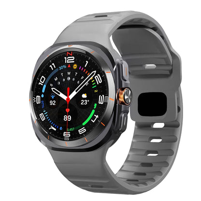 47mm Sport Silicone Strap Replacement for Samsung Galaxy Watch 7 Ultra. Band Color: ; Band Width: Compatible with Galaxy Watch 7 Ultra. Parallel Import.