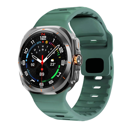 47mm Sport Silicone Strap Replacement for Samsung Galaxy Watch 7 Ultra. Band Color: ; Band Width: Compatible with Galaxy Watch 7 Ultra. Parallel Import.